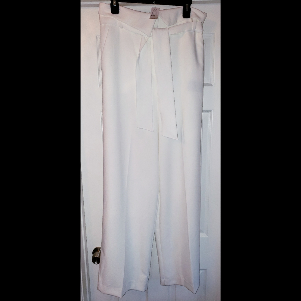NWT Beautiful NY&Co White Trouser Pants